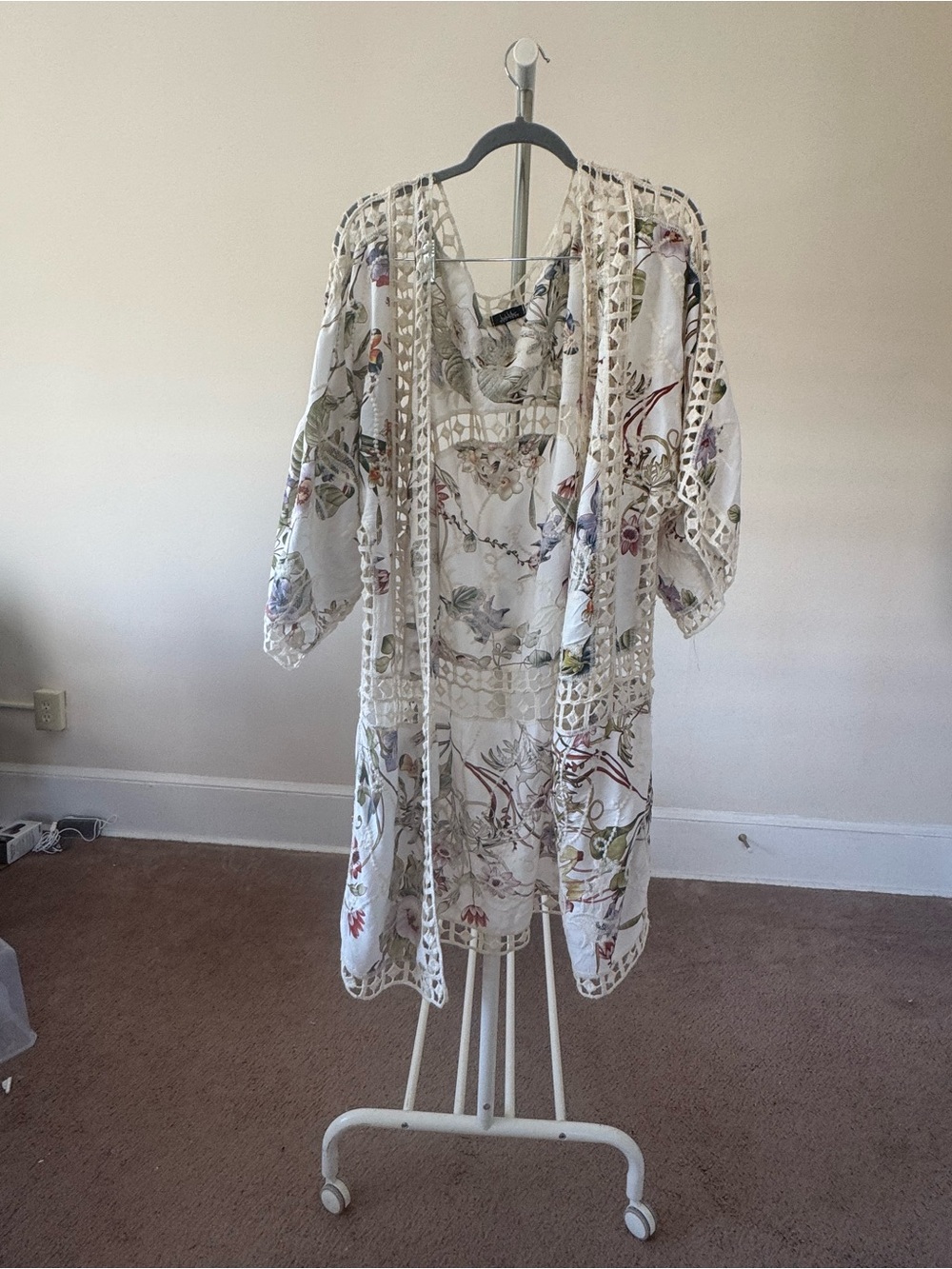 Nicole Miller Cream Floral Lace-Trim Kimono Robe